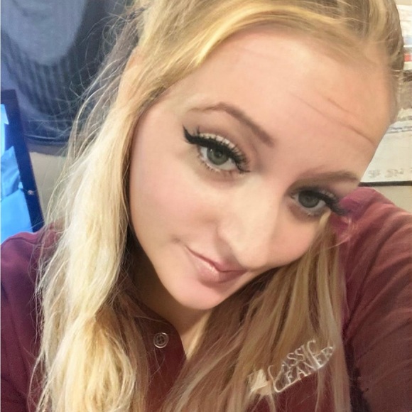 Checkout my Closet and help me Support my daughter! Single mom here! - Picture 7 of 16